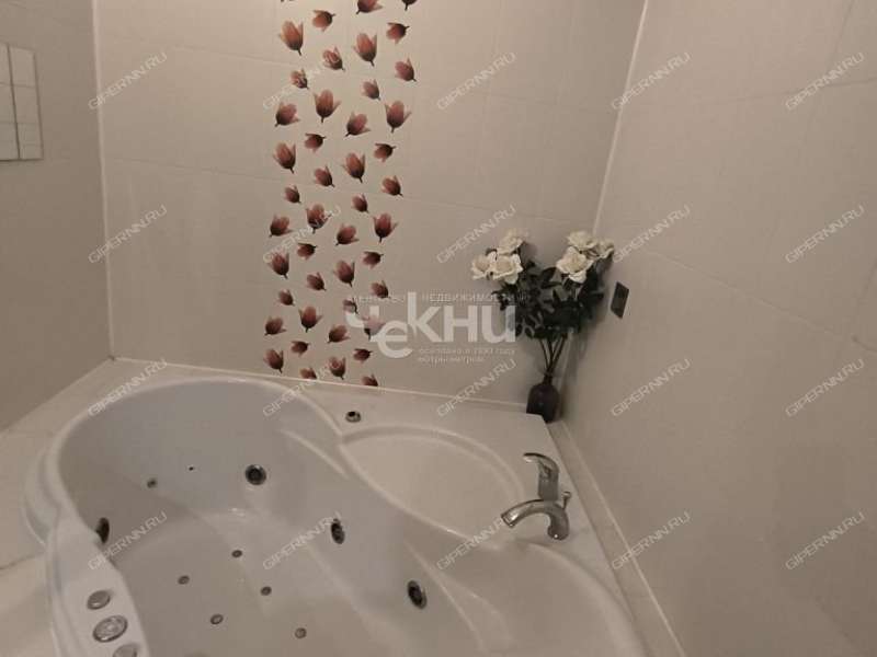 четырёхкомнатная квартира на улице Белинского дом 62