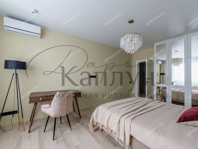 трёхкомнатная квартира на Светлогорской улице дом 6