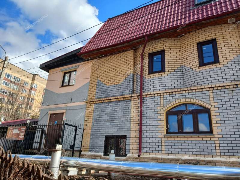 здание под торговую площадь, недвижимость под медицинские учреждения на Горной улице