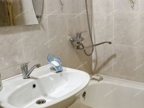 3-komnatnaya-ul-oktyabrskoy-revolyucii-d-42 фото