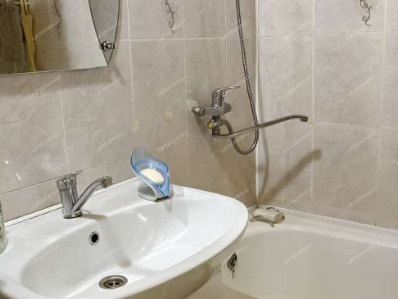 трёхкомнатная квартира на улице Октябрьской Революции дом 42