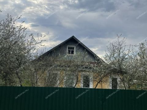 dom-poselok-stahanovskiy-ul-gazonnaya фото
