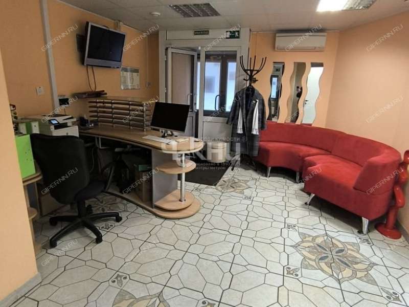 помещение под помещение свободного назначения на улице Звездинка