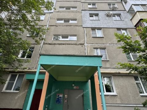 4-komnatnaya-ul-strokina-d-16b фото