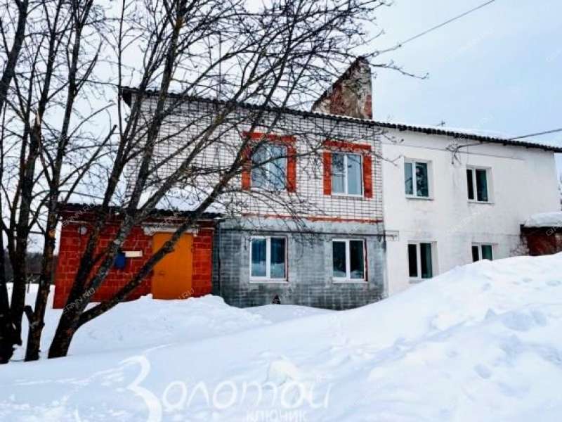 трёхкомнатная квартира на улице 40 лет Победы дом 21 деревня Солонское