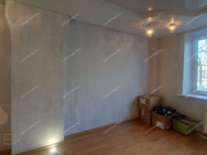 трёхкомнатная квартира на проспекте Кирова дом 29