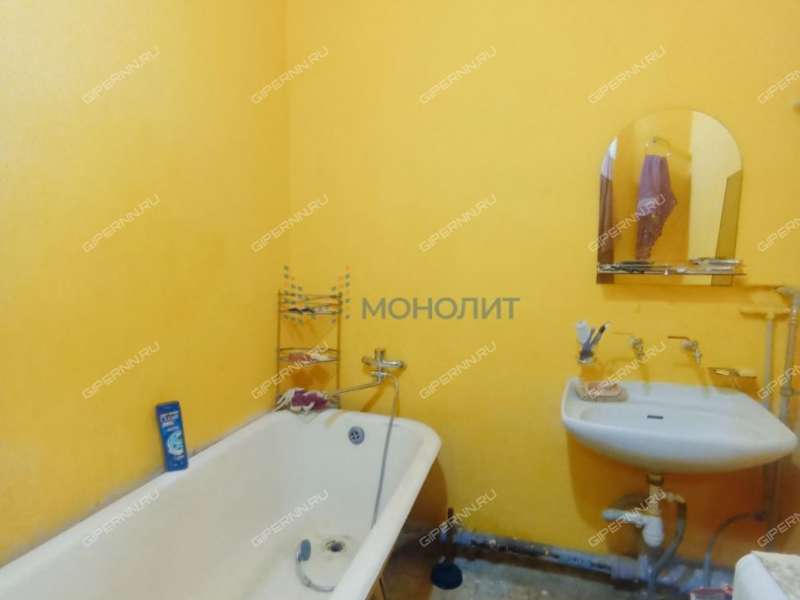 комната в доме 22 на проспекте Октября