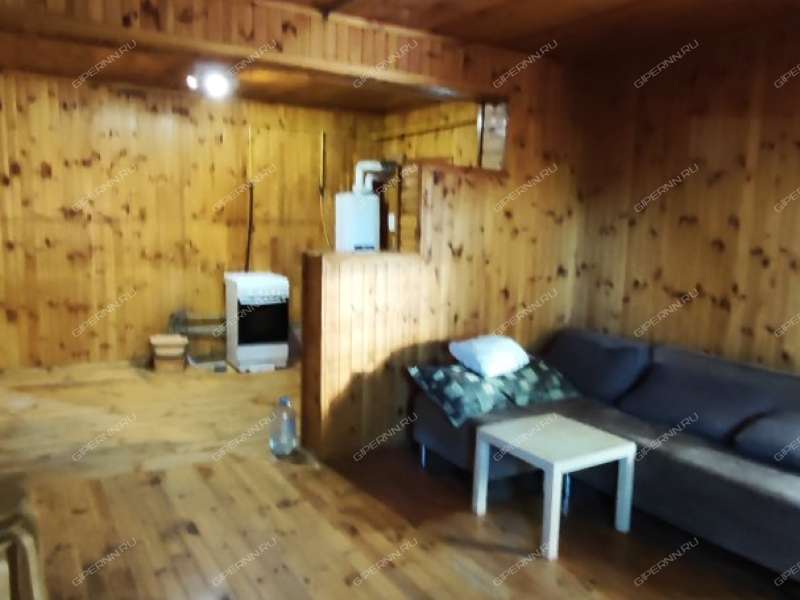 дом на Школьной улице село Крутой Майдан