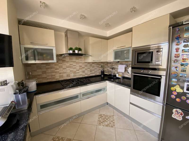 трёхкомнатная квартира на Варварской улице дом 40б