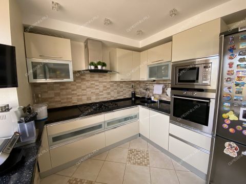 3-komnatnaya-ul-varvarskaya-d-40b фото