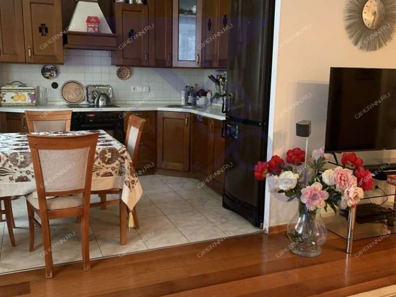 трёхкомнатная квартира на улице Генкиной дом 102