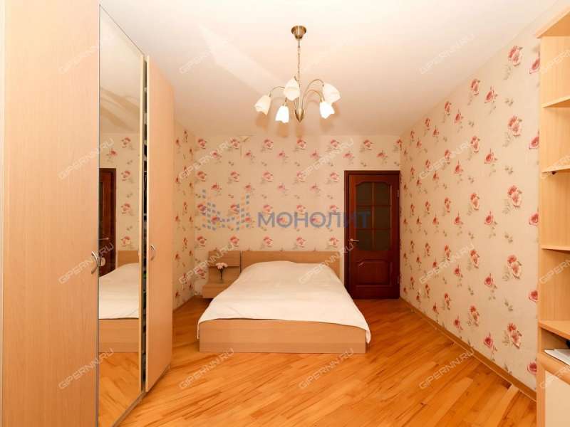 трёхкомнатная квартира на Большей Печёрской улице дом 32