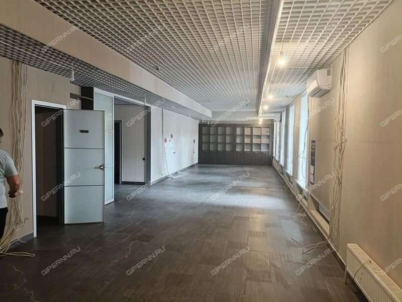 помещение под торговую площадь на Ул. Марата, д.15