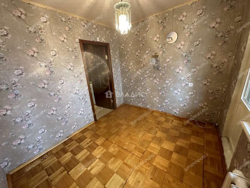 трёхкомнатная квартира на улице Верхнепечёрская дом 4