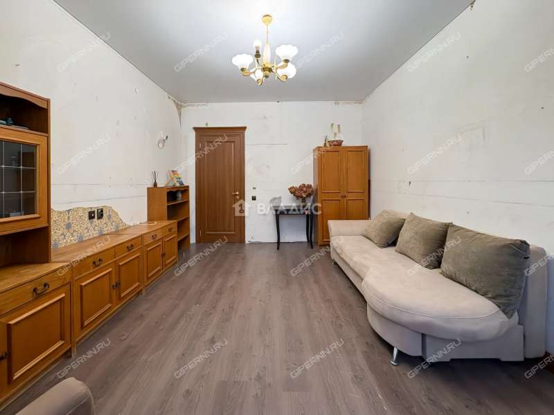 трёхкомнатная квартира на улице Краснодонцев дом 5