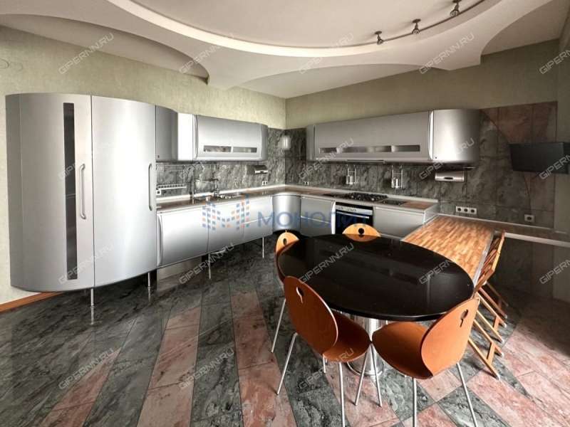 шестикомнатная квартира на Студёной улице дом 32