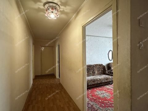 3-komnatnaya-ul-strokina-d-11 фото