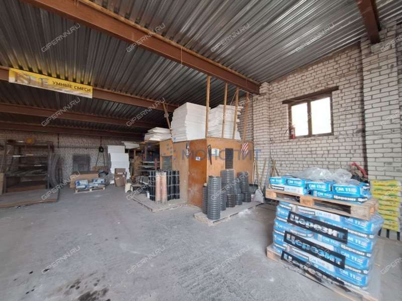 здание под торговую площадь на Октябрьской улице город Дзержинск