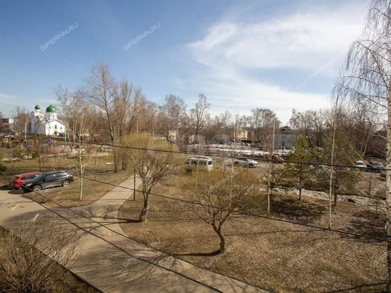 трёхкомнатная квартира на Днепропетровской улице дом 16