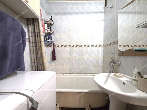 3-komnatnaya-ul-verhnepecherskaya-d-9 фото