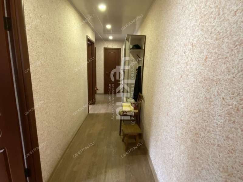 трёхкомнатная квартира на улице Минеева дом 31