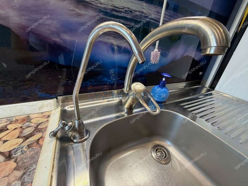 трёхкомнатная квартира на улице Страж Революции дом 4