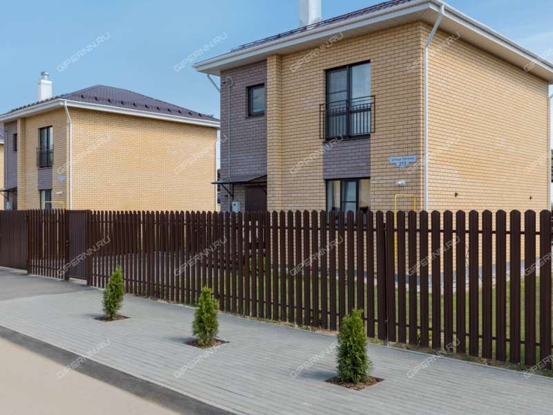 дом на 2-й Цветочной улице деревня Крутая