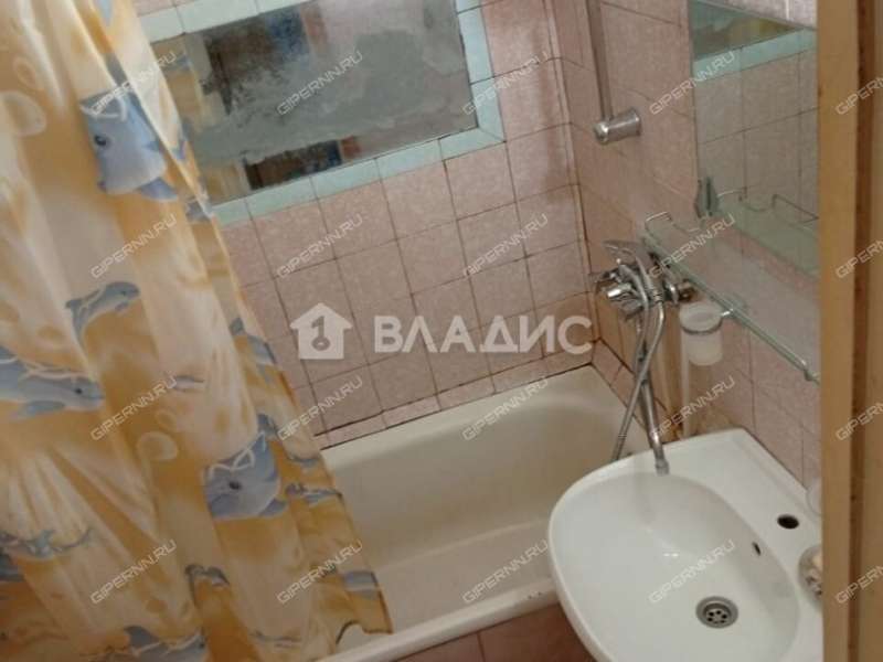 трёхкомнатная квартира на улице Героя Советского Союза Усилова дом 8