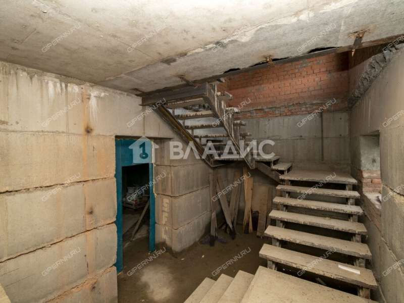 здание под офис, торговую площадь на Полевой улице