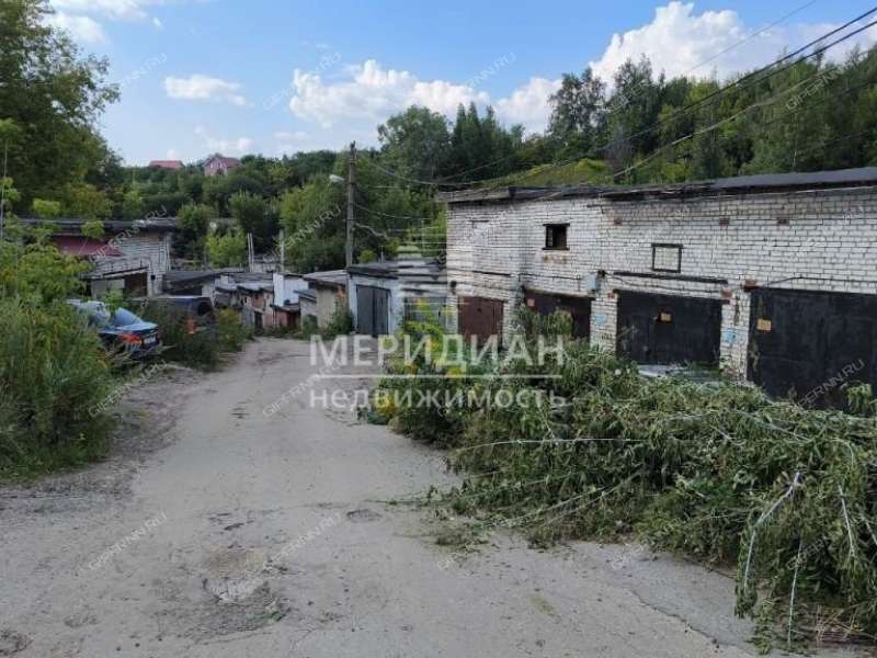 гараж на улице Бринского