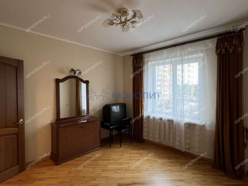 трёхкомнатная квартира на улице Ванеева дом 227