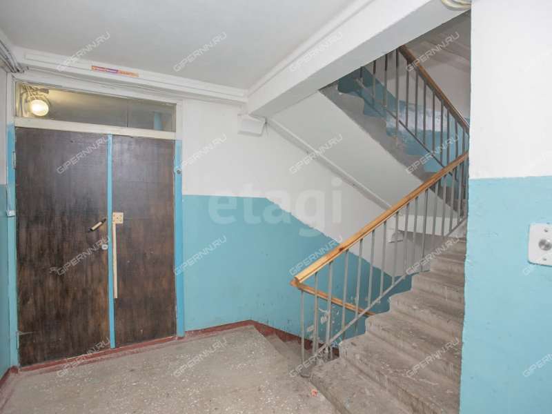 трёхкомнатная квартира на улице Маршала Голованова дом 33