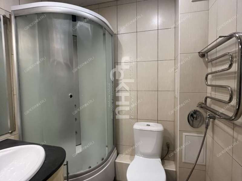 пятикомнатная квартира на улице Красных Зорь дом 22