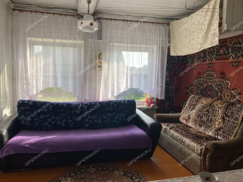 дом на улице Октябрьская село Великовское
