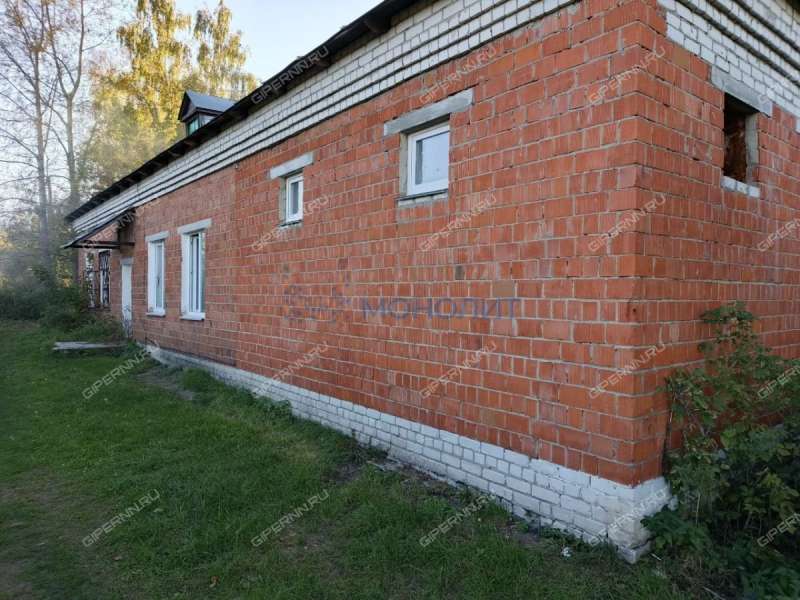 здание под недвижимость под образовательные учреждения на улице Мира село Арапово