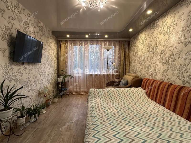 трёхкомнатная квартира на улице Красных Зорь дом 15