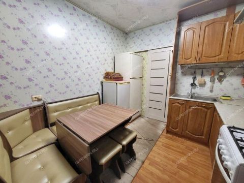 2-komnatnaya-nab-volzhskaya-d-5 фото