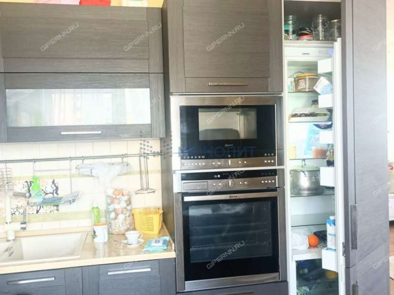 трёхкомнатная квартира на бульваре Академика Королёва дом 8