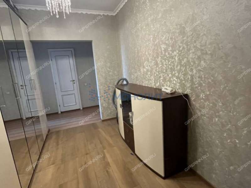 трёхкомнатная квартира на улице Родионова дом 27