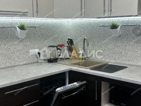 2-komnatnaya-ul-burnakovskaya-d-79 фото