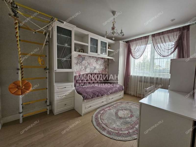 дом на Никанорова ул Бор