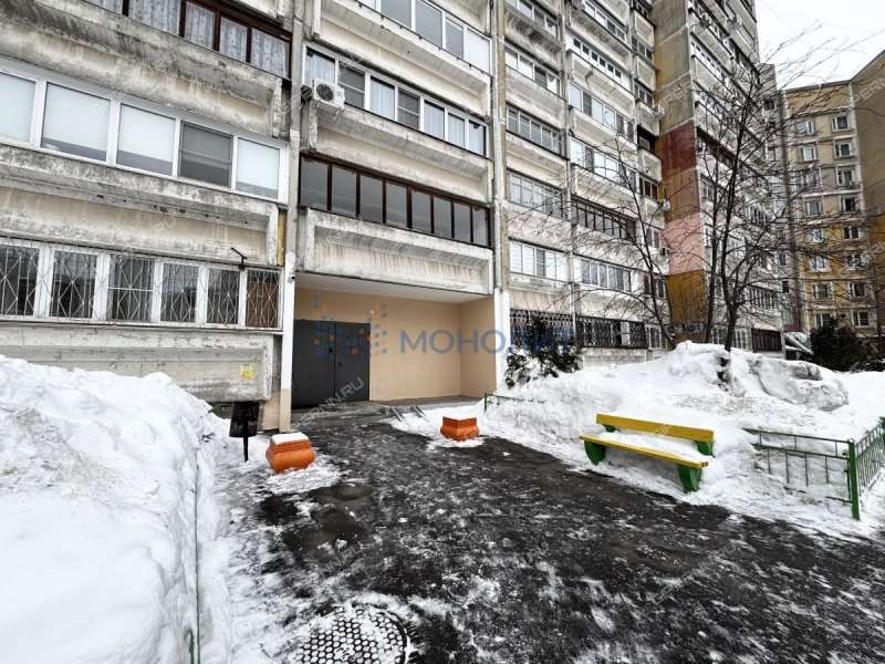 четырёхкомнатная квартира на Керченской улице дом 22