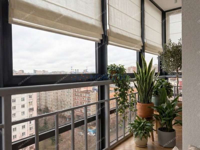 четырёхкомнатная квартира на Полтавской улице дом 15