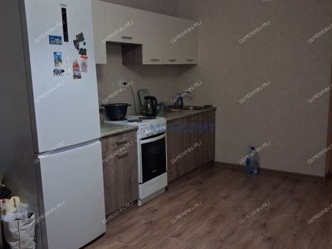 3-komnatnaya-ul-romantikov-d-13 фото