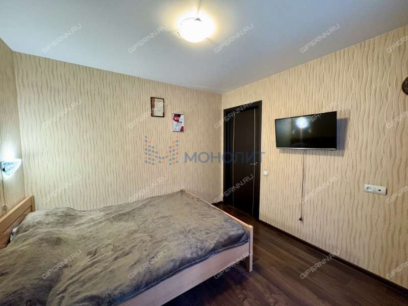 трёхкомнатная квартира на бульваре 60-летия Октября дом 9