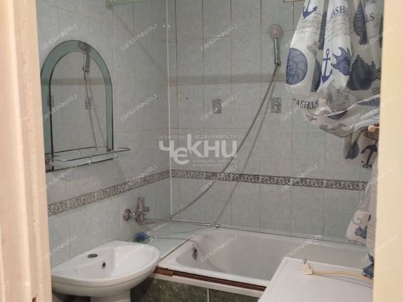 двухкомнатная квартира на улице Лескова дом 20