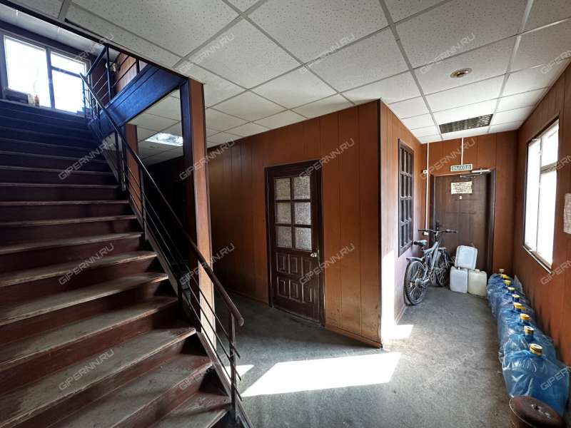 здание под офис, торговую площадь на улице Коновалова