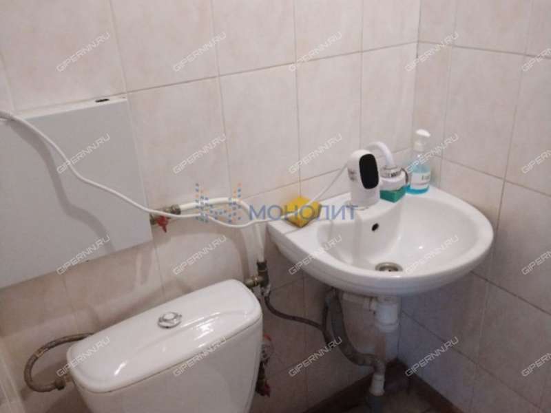 помещение под офис, торговую площадь на улице 40 лет Октября город Кстово