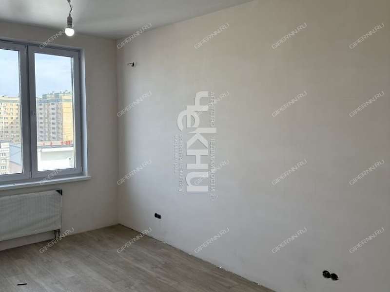 трёхкомнатная квартира на улице Сергея Акимова