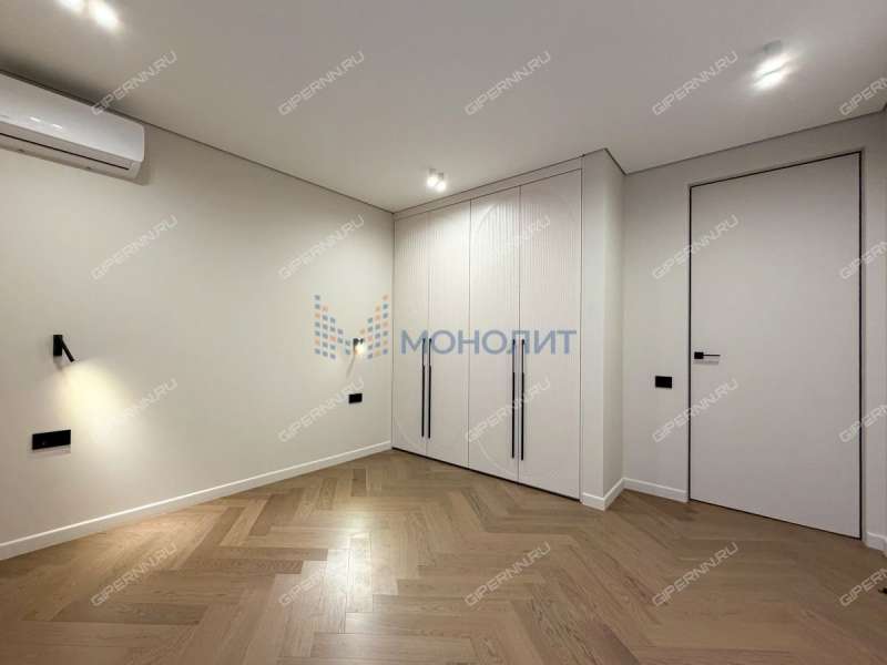 четырёхкомнатная квартира на Сенной площади дом 1